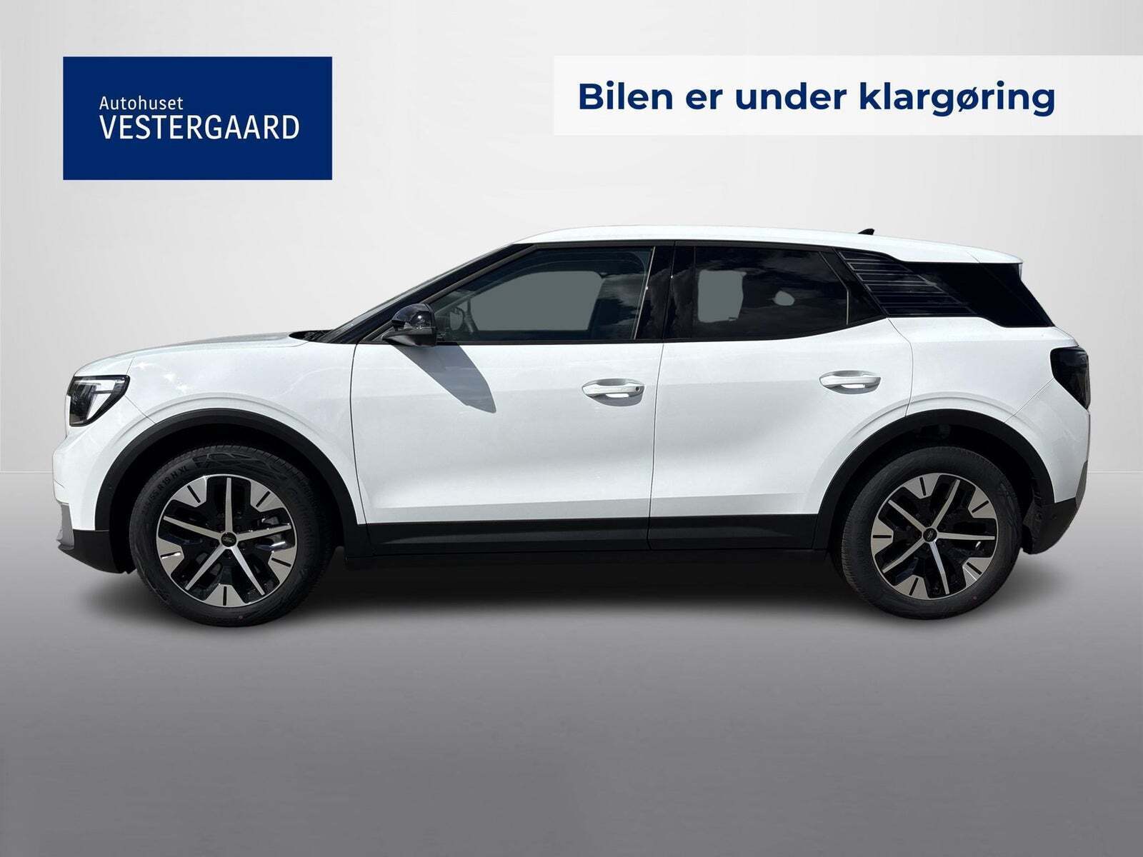 Ford Explorer 82 Select Extended Range