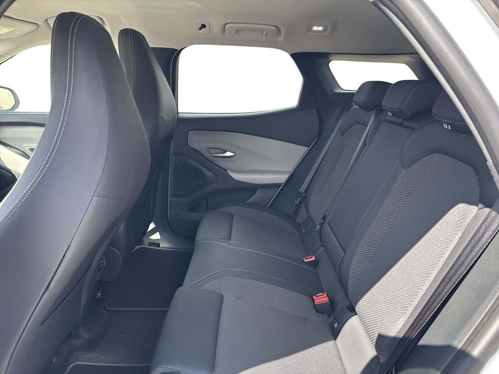 Ford Explorer 82 Select Extended Range