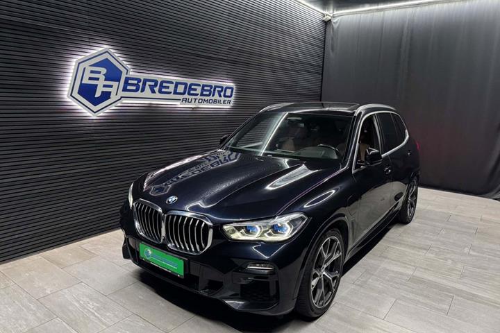 Sort BMW X5 fra 2019 set udefra