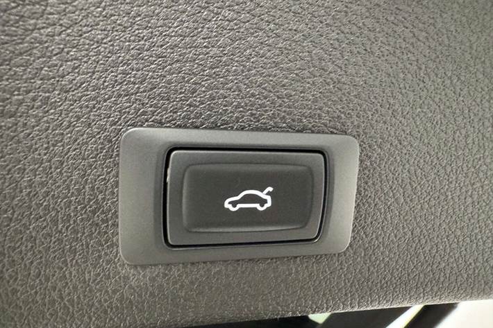 Grå Audi e-tron fra 2021