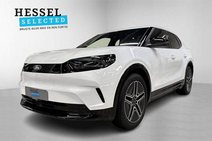 Hvid Ford Capri fra 2025 set udefra