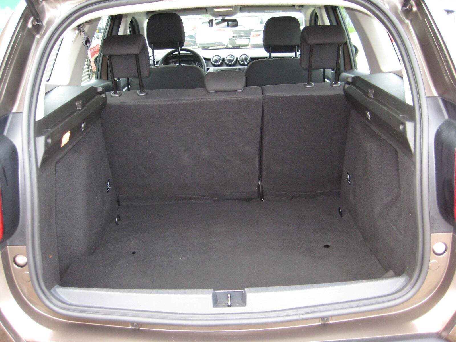 Brun Dacia Duster fra 2020