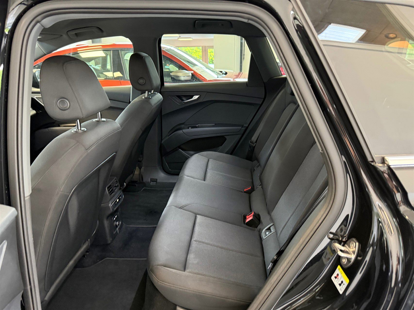 Sort Audi Q4 fra 2024