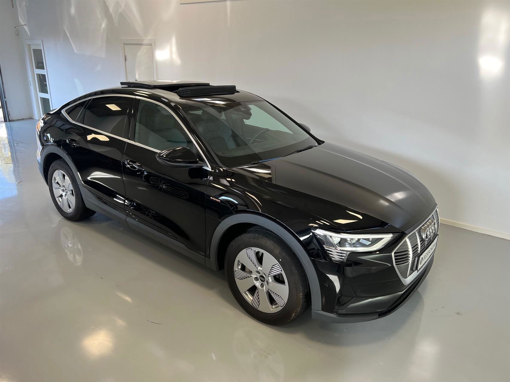 Sort Audi e-tron fra 2021