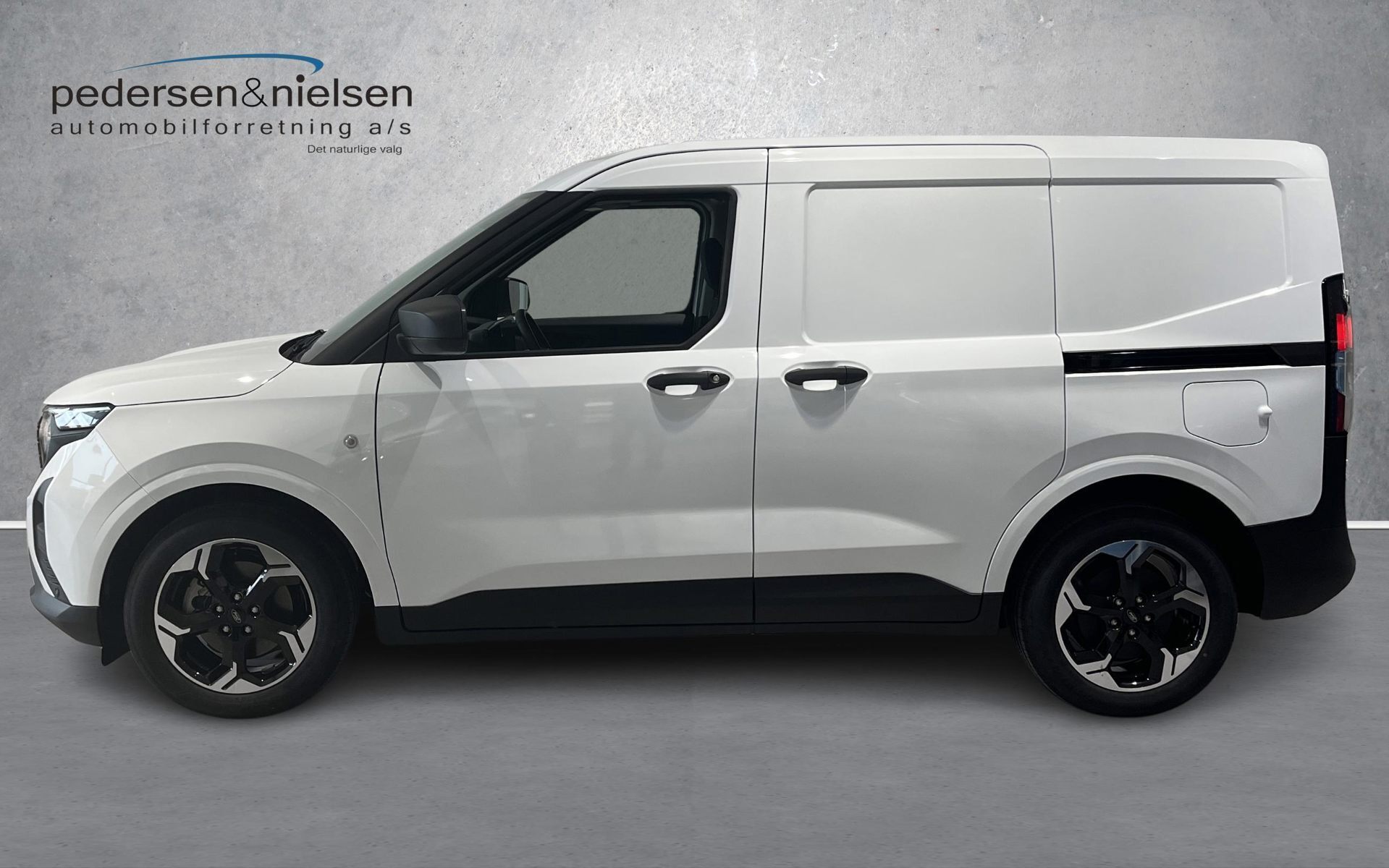 Ford E-Transit Courier EL Limited 136HK Van Aut.