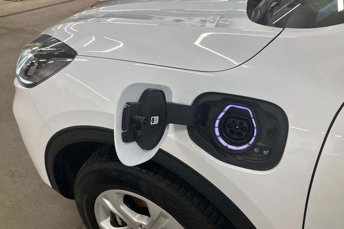 Hvid Ford Kuga fra 2023