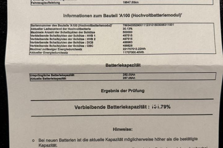 Grå Mercedes EQE300 fra 2023