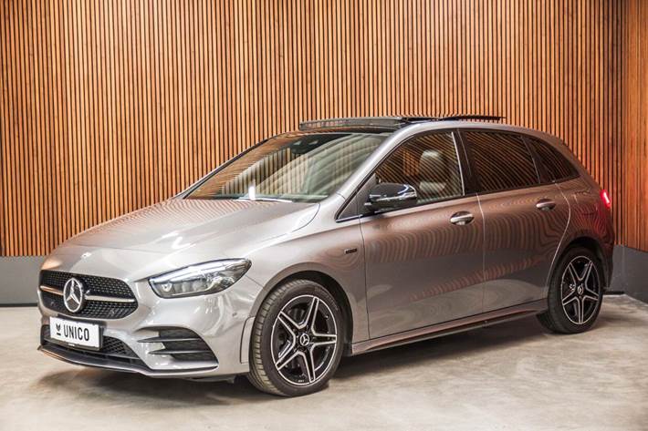 Grå Mercedes B250 e fra 2020