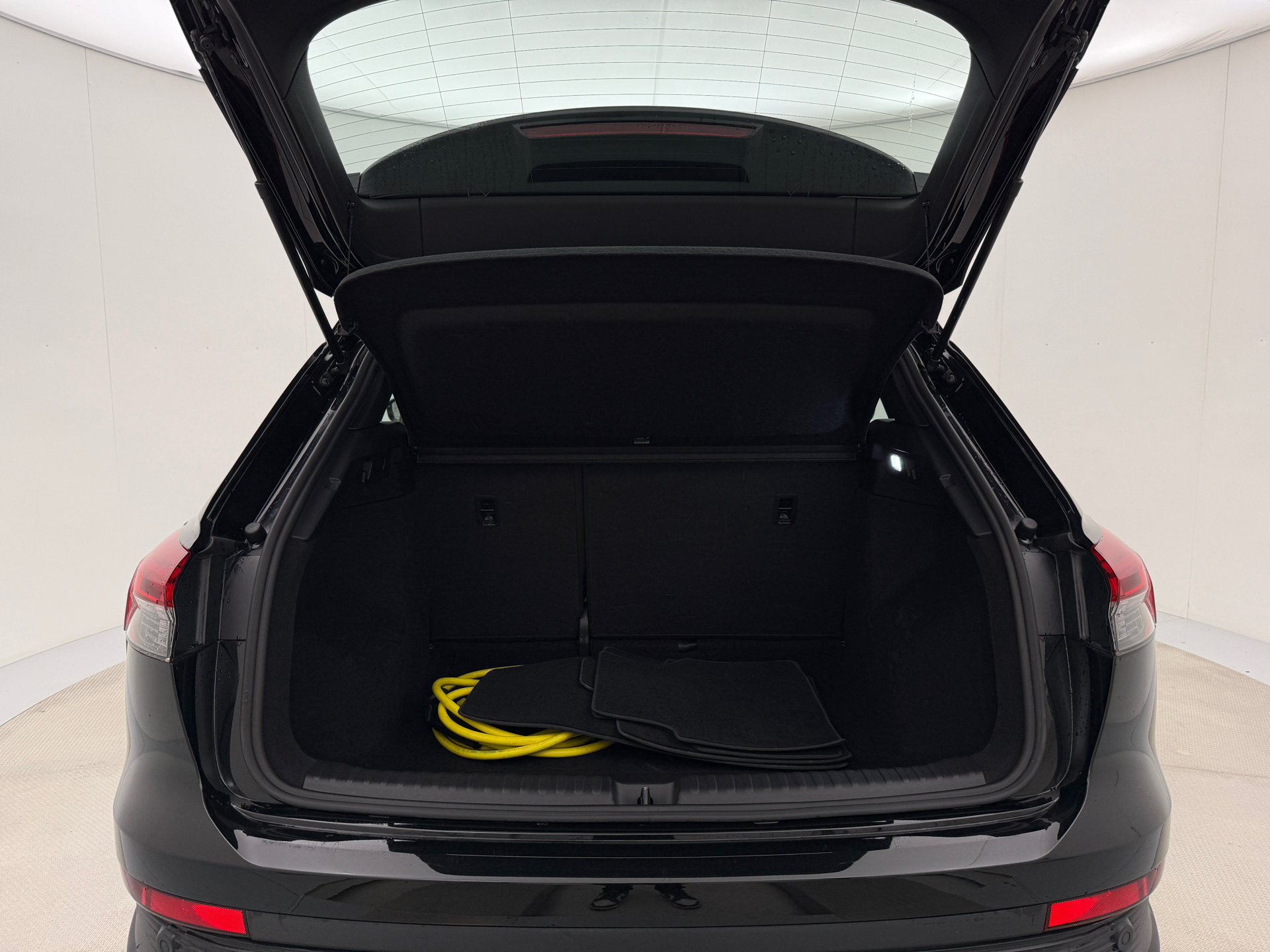 Sort Audi Q4 fra 2023