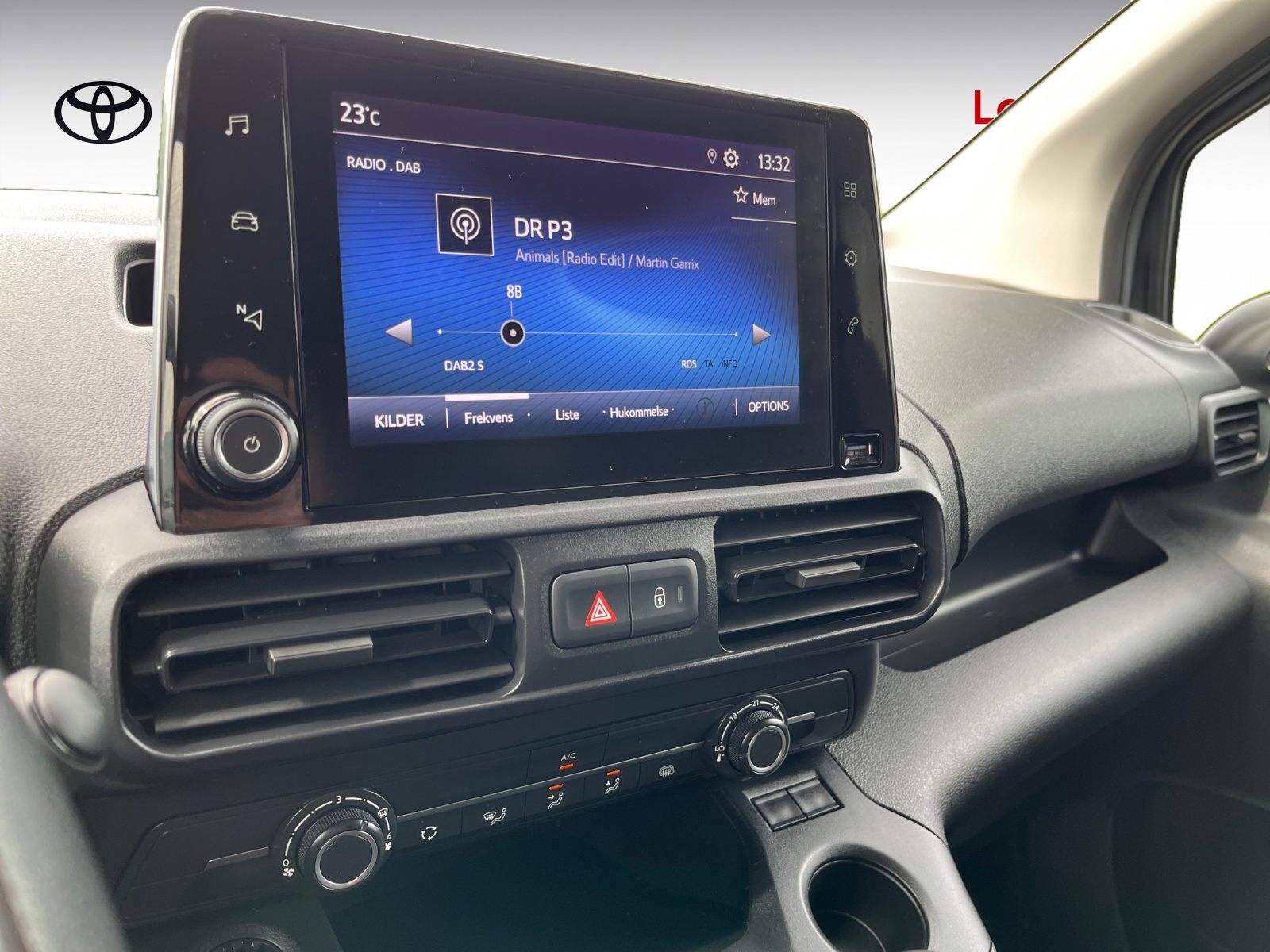 Hvid Toyota ProAce City fra 2024