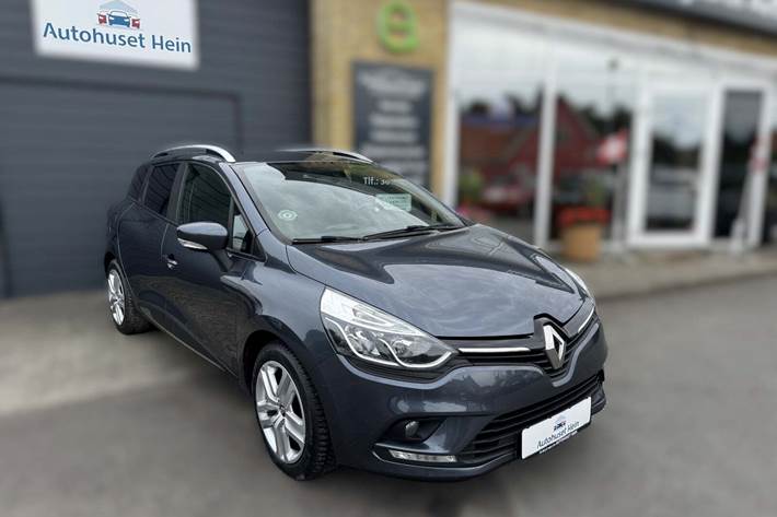 Grå Renault Clio IV fra 2019 set udefra