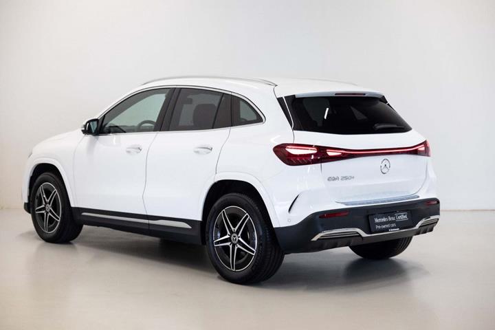 Hvid Mercedes EQA250+ fra 2025