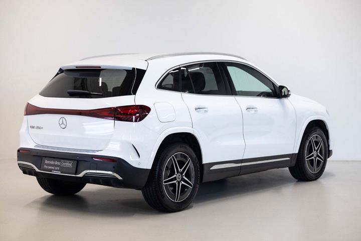 Hvid Mercedes EQA250+ fra 2025