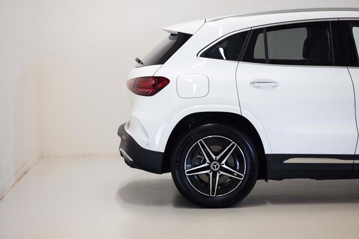 Hvid Mercedes EQA250+ fra 2025