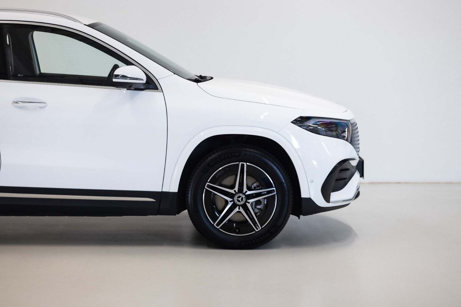 Hvid Mercedes EQA250+ fra 2025
