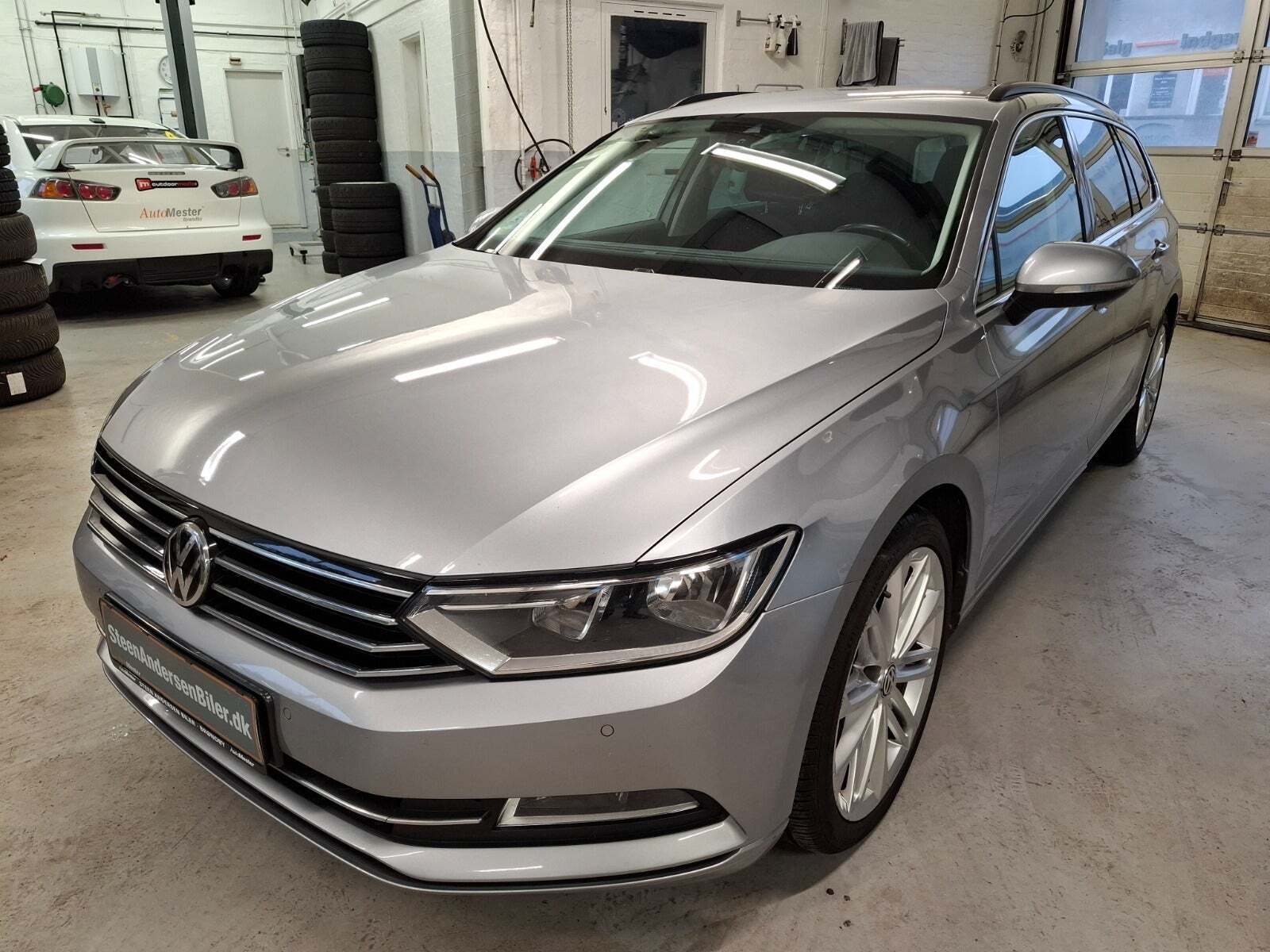 Grå VW Passat fra 2018