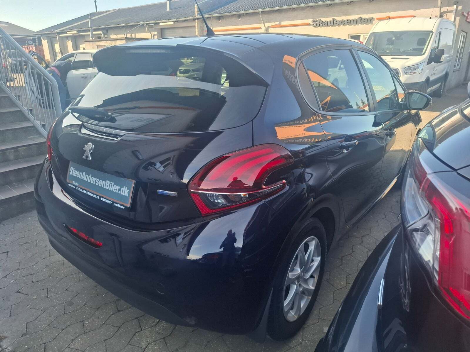 Peugeot 208 1,2 VTi 82 Allure Sky