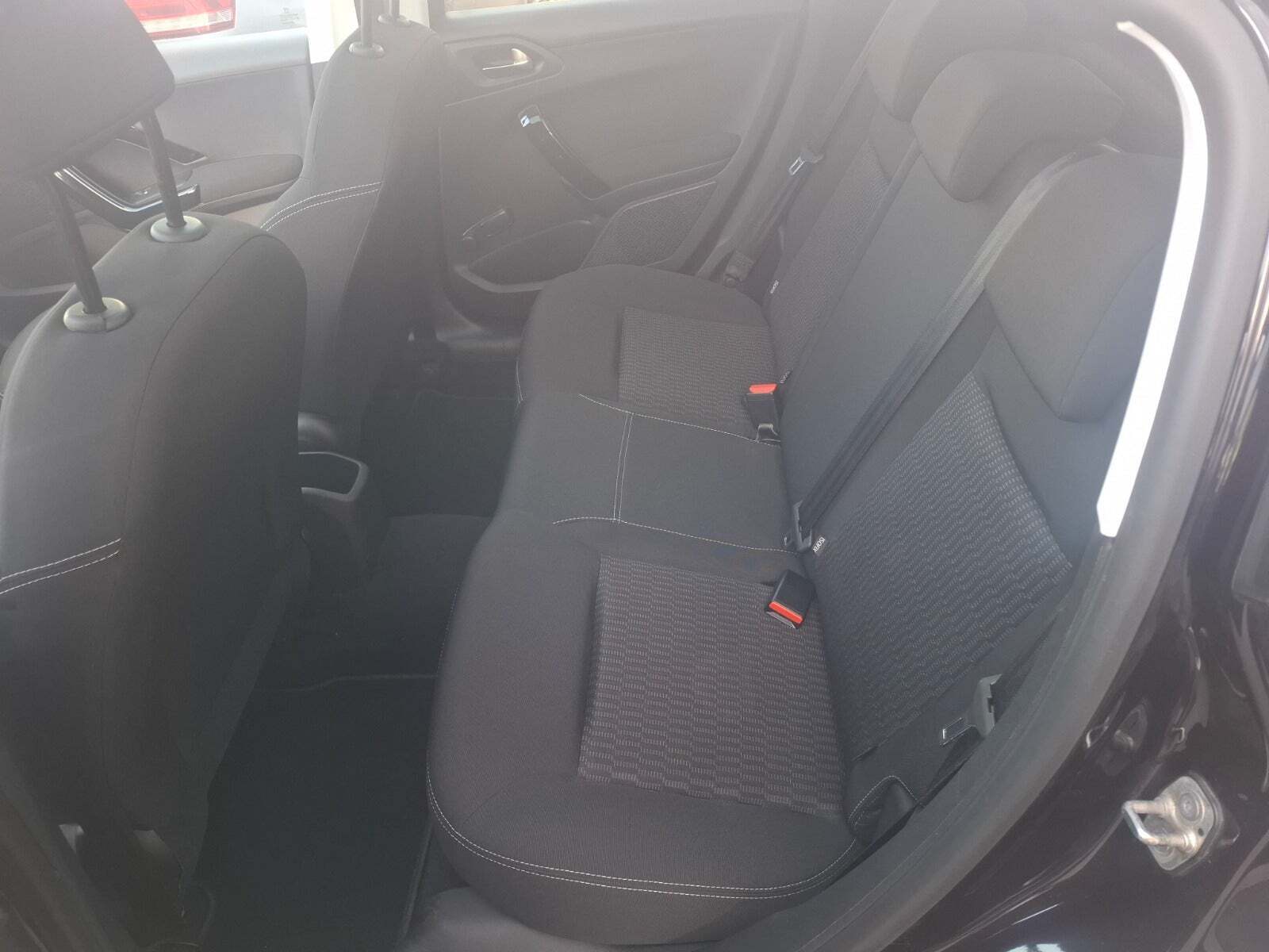 Peugeot 208 1,2 VTi 82 Allure Sky