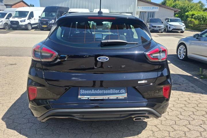 Sort Ford Puma fra 2021