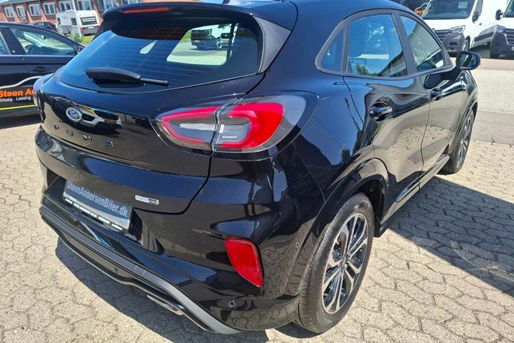 Sort Ford Puma fra 2021