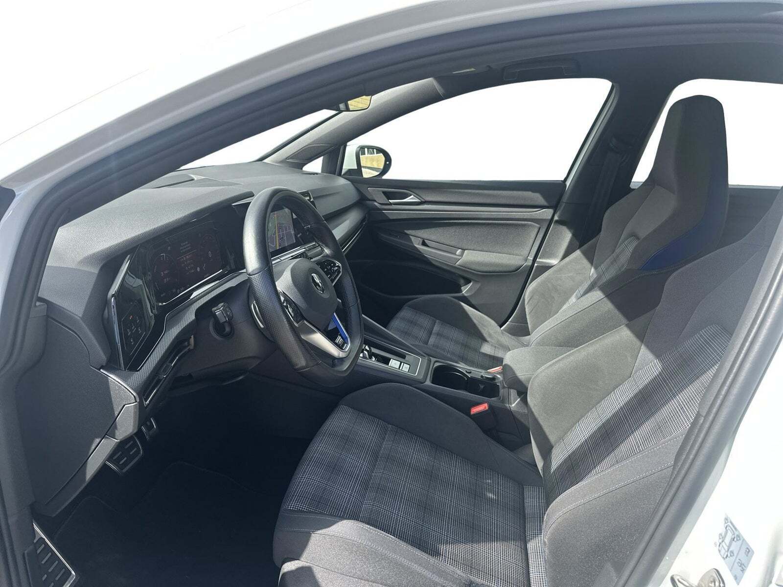 Hvid VW Golf VIII fra 2021