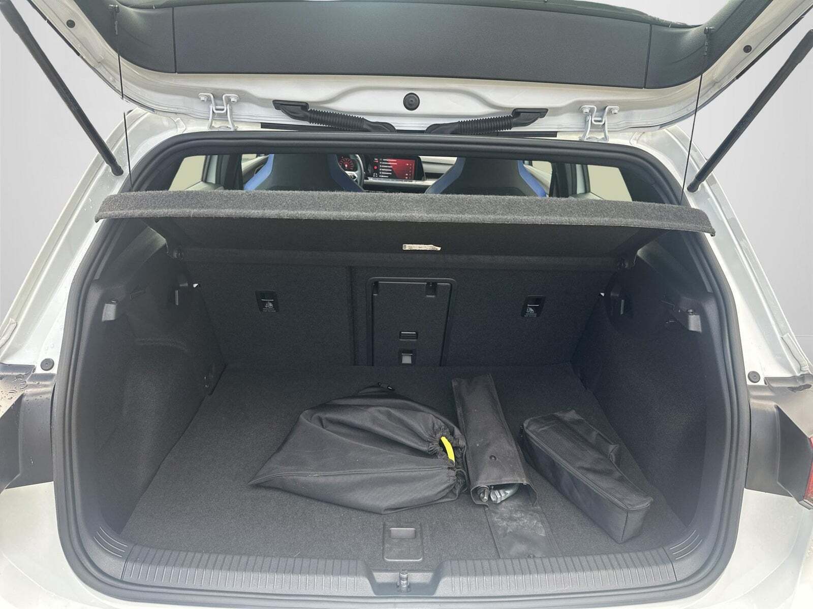 Hvid VW Golf VIII fra 2021