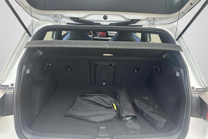 Hvid VW Golf VIII fra 2021