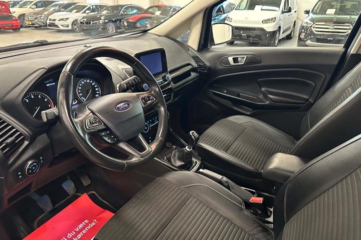 Blå Ford EcoSport fra 2018