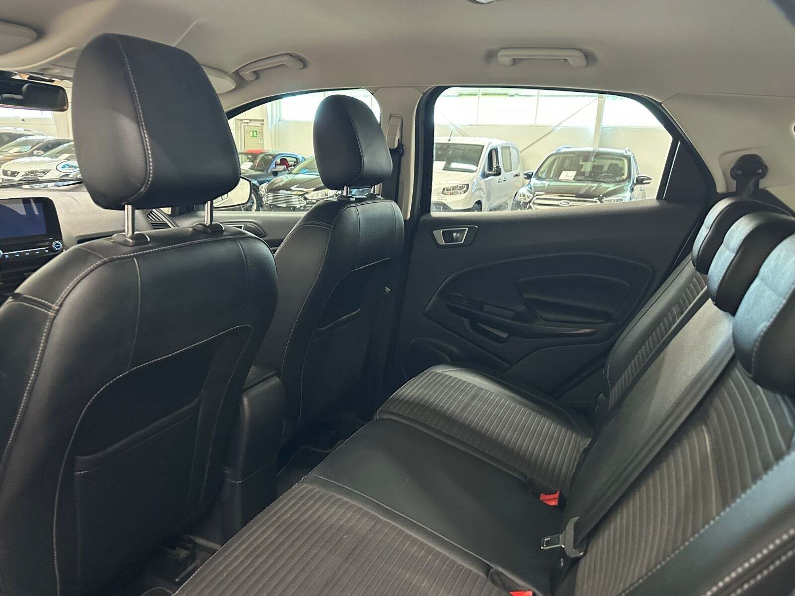 Blå Ford EcoSport fra 2018