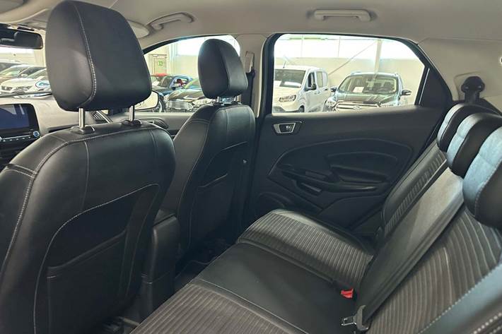 Blå Ford EcoSport fra 2018