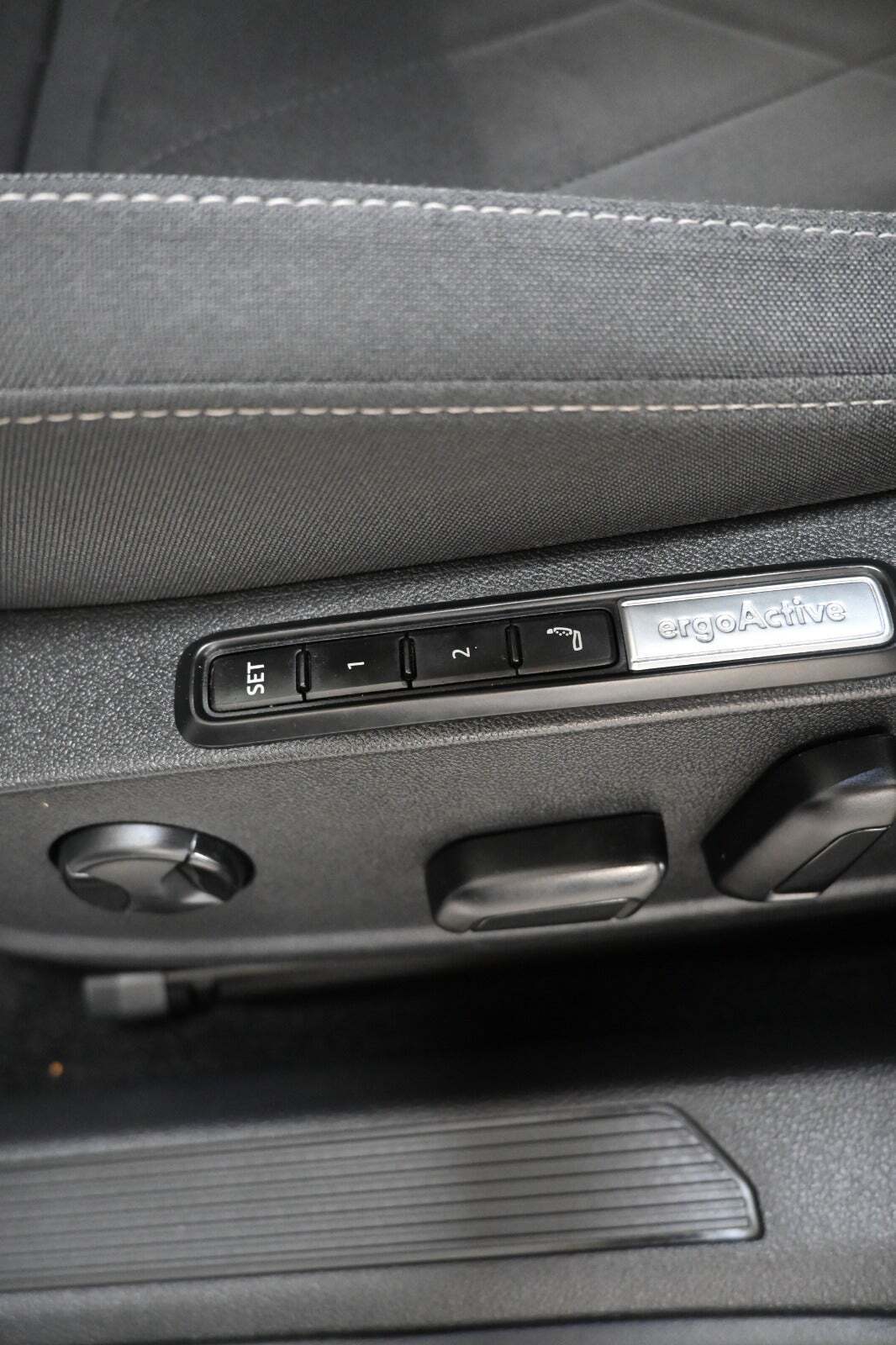 Hvid VW Golf VIII fra 2021