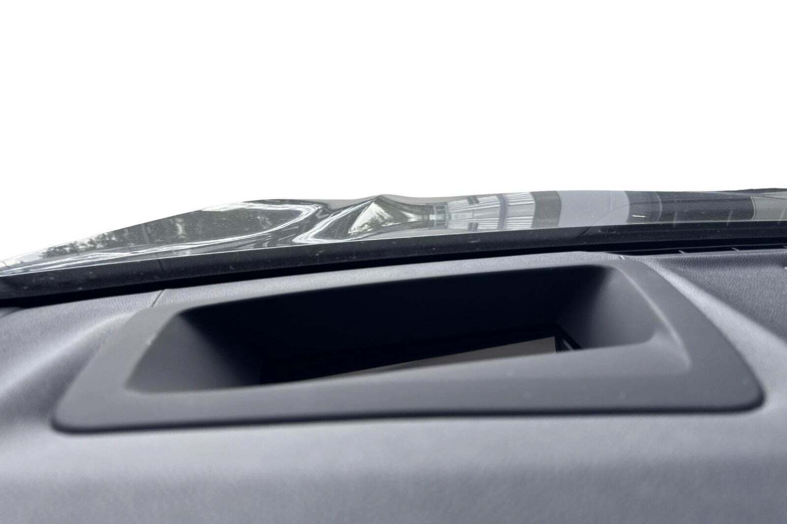 Grå BMW iX3 fra 2021