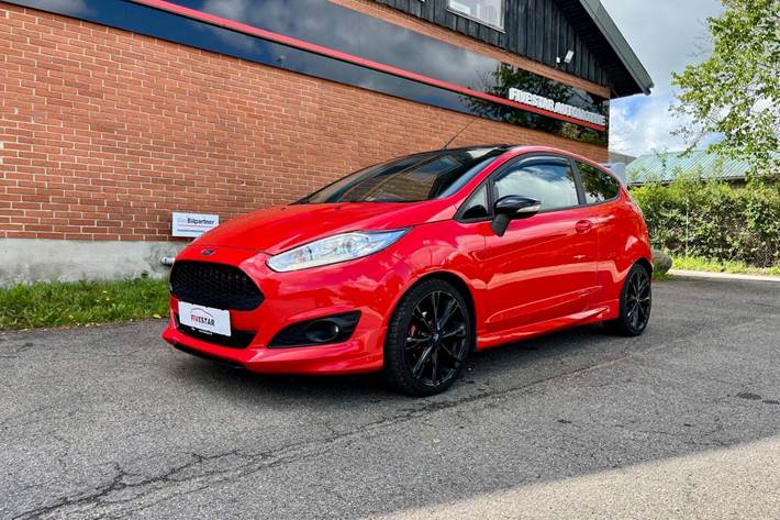 undefined Ford Fiesta fra 2015 set udefra
