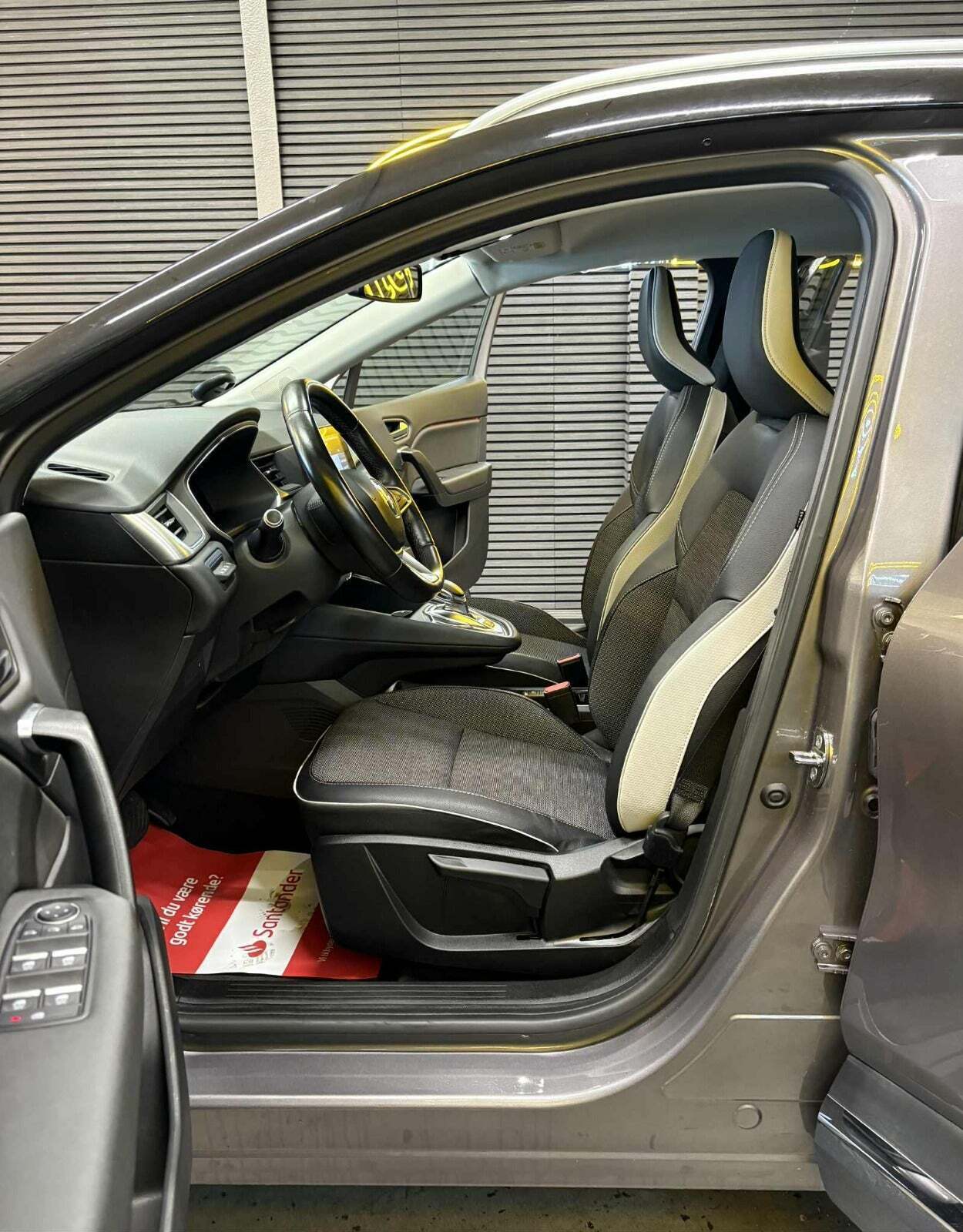 Renault Captur 1,6 E-Tech Intens