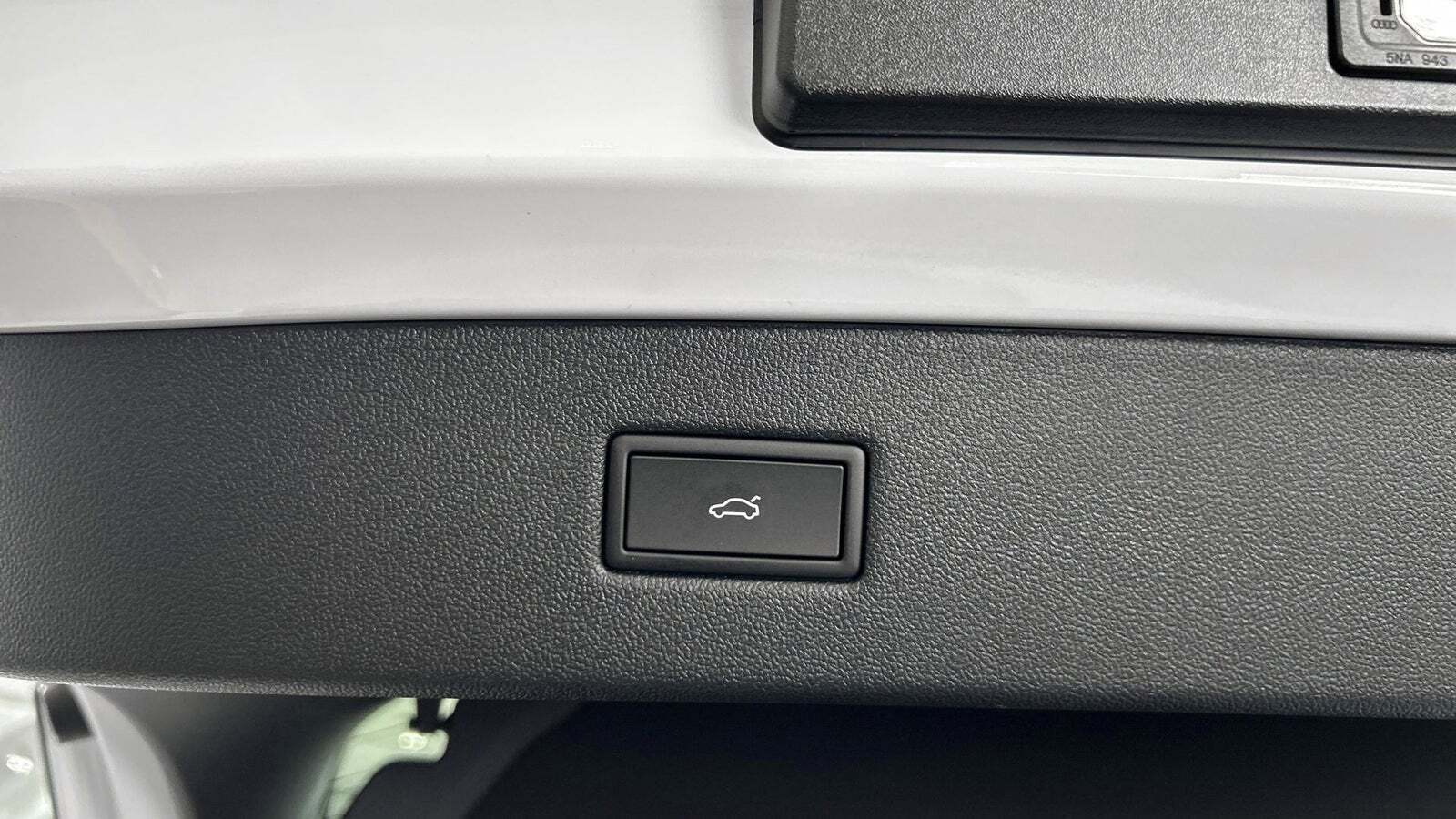 Hvid Ford Capri fra 2025