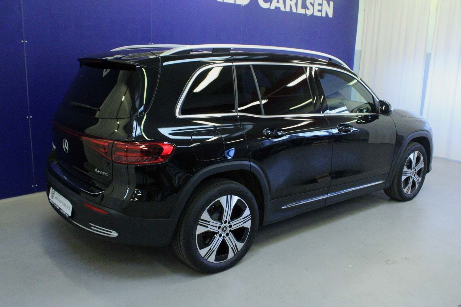 Sort Mercedes EQB300 fra 2024