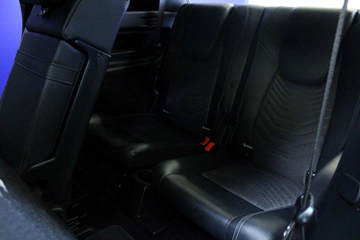 Sort Mercedes EQB300 fra 2024