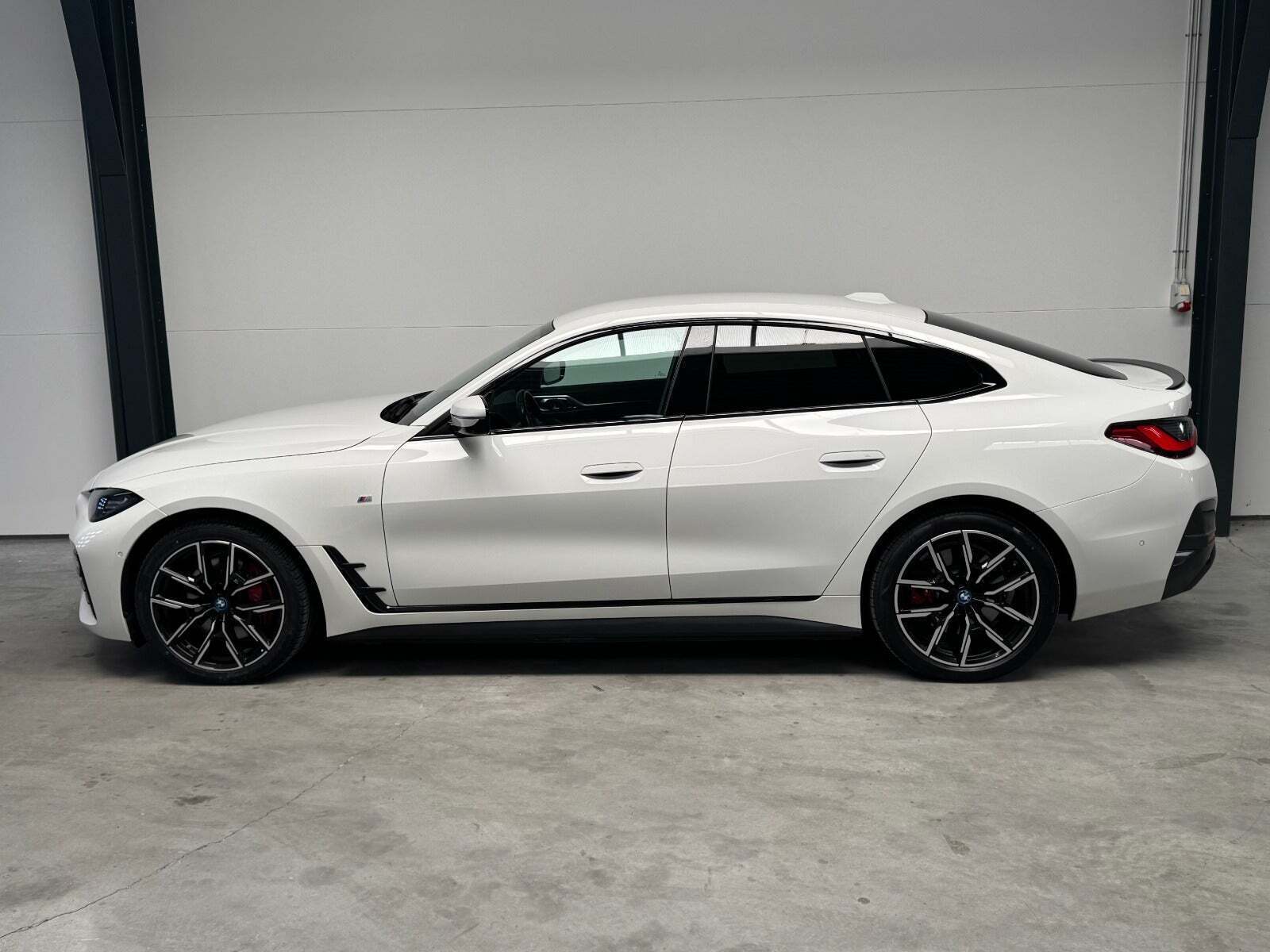 Hvid BMW i4 fra 2023