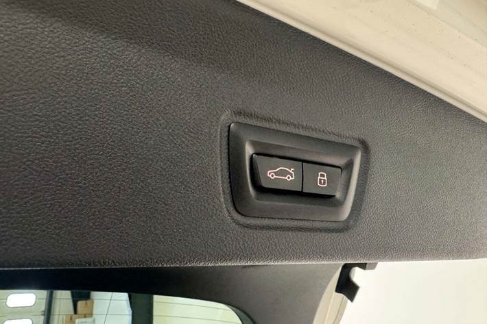 Hvid BMW i4 fra 2023