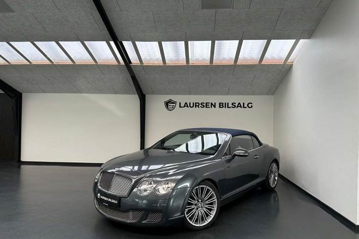 Grå Bentley Continental GTC fra 2009