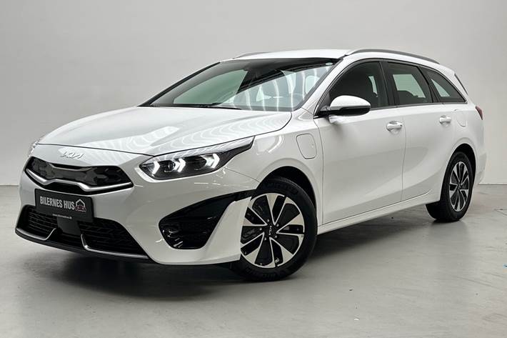 Hvid Kia Ceed fra 2023