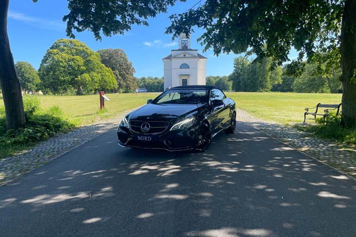 Sort Mercedes E400 fra 2014