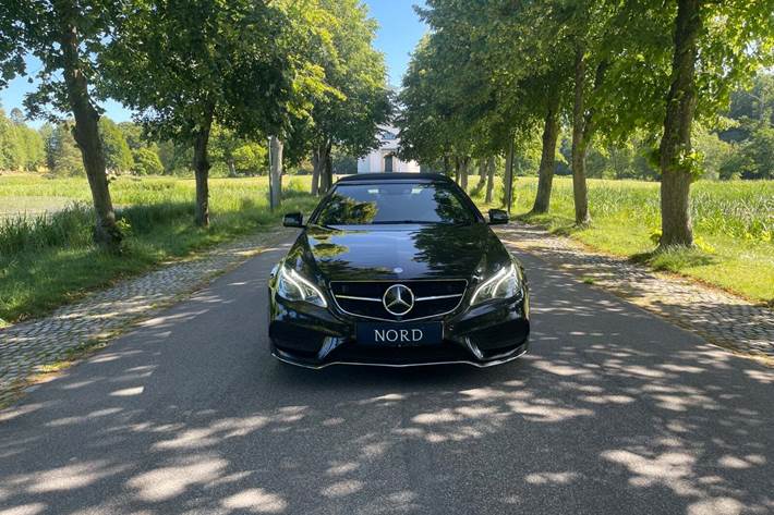 Sort Mercedes E400 fra 2014