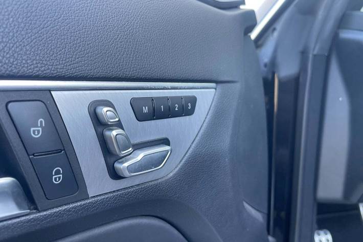 Sort Mercedes E400 fra 2014