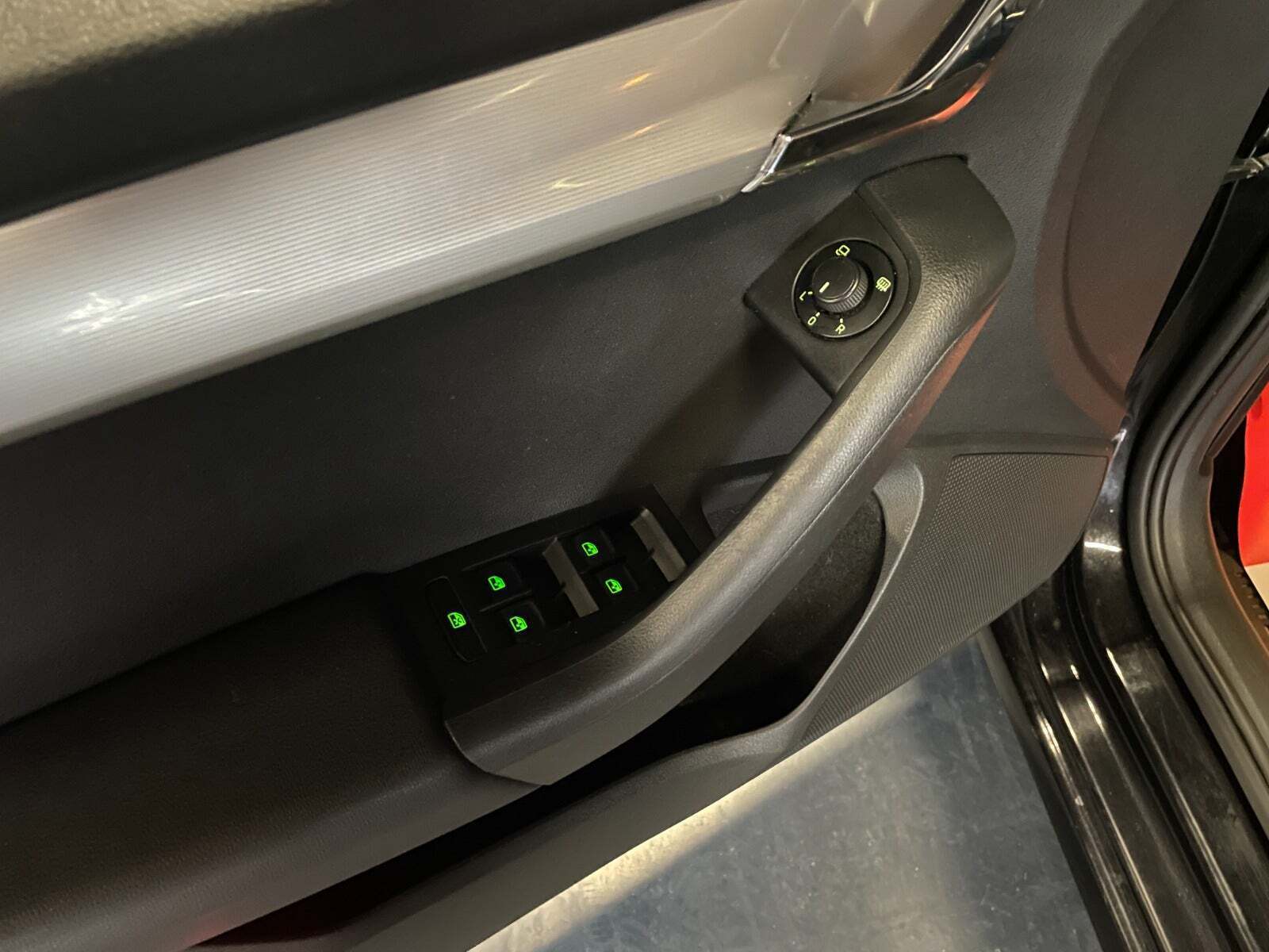 Sort Skoda Octavia fra 2016