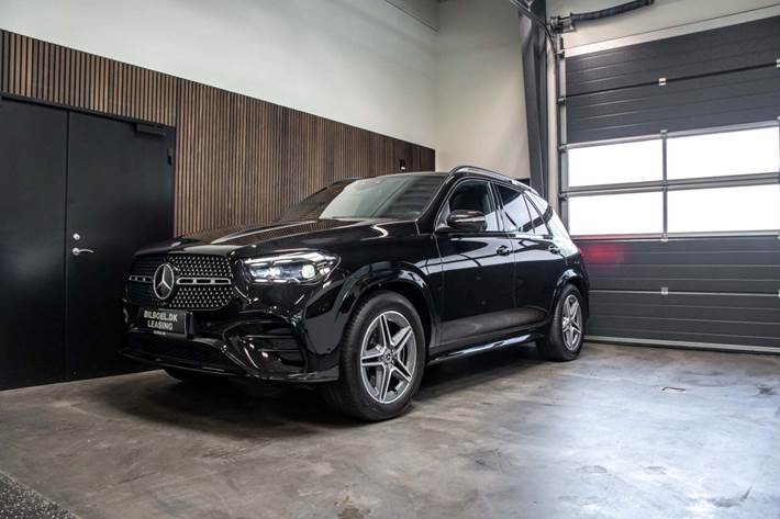 Sort Mercedes GLE350 de fra 2024