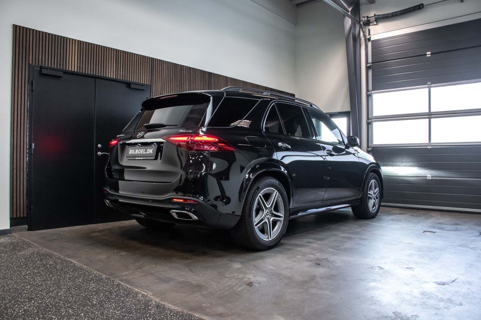 Sort Mercedes GLE350 de fra 2024