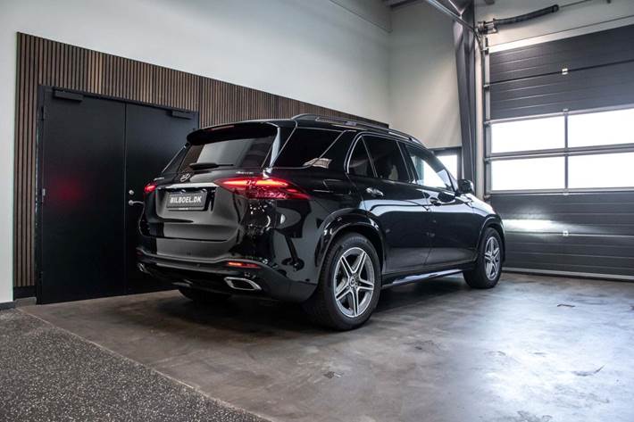 Sort Mercedes GLE350 de fra 2024