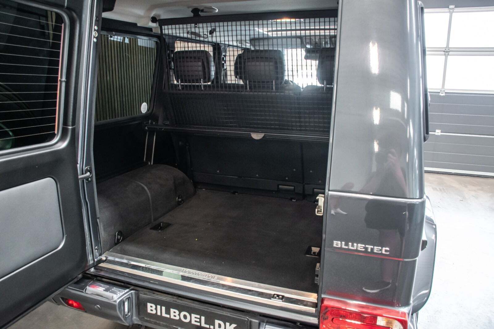 Grå Mercedes G350 fra 2015