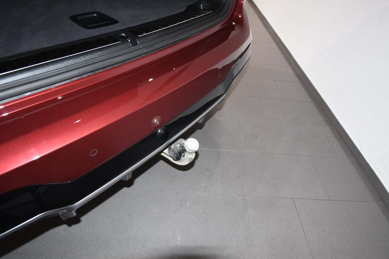 Rød BMW iX3 fra 2025